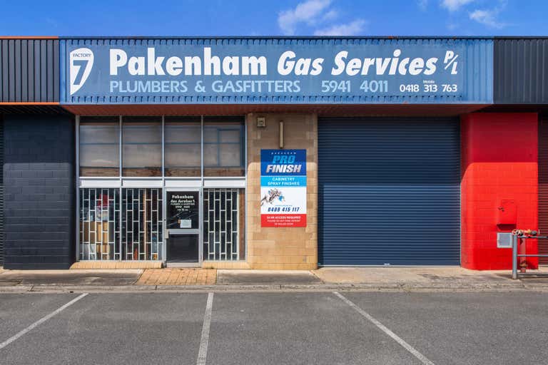 7/18 Racecourse Road Pakenham VIC 3810 - Image 1