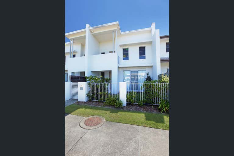 32 The Landings Upper Coomera QLD 4209 - Image 4