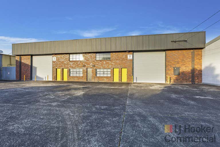 1/7 Bonnal Road Erina NSW 2250 - Image 1
