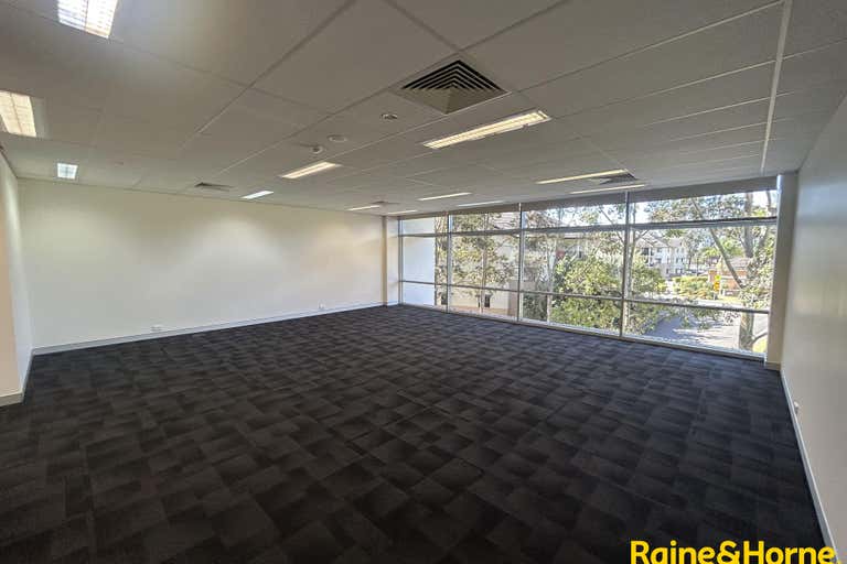 Suite 1.07, 4 Hyde Parade Campbelltown NSW 2560 - Image 4