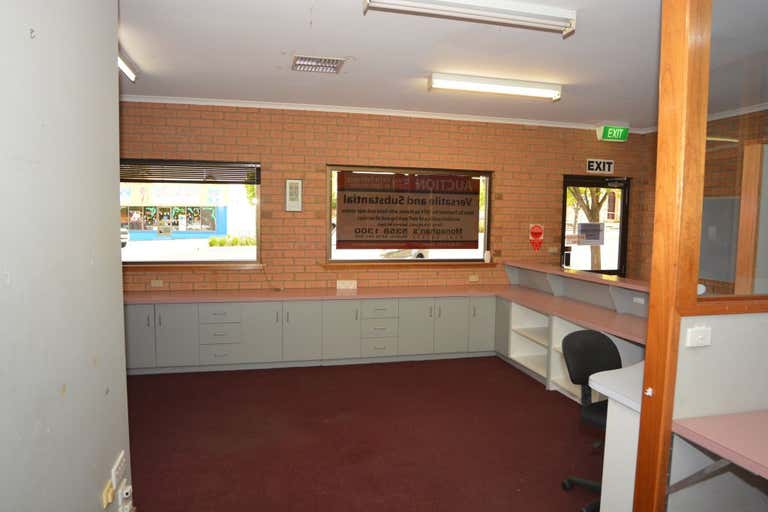 58 Main Street Stawell VIC 3380 - Image 2