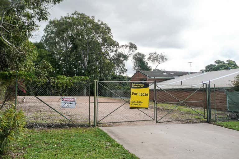 Tenancy 3, Fenced yard, 15 Merrigal Road Port Macquarie NSW 2444 - Image 1