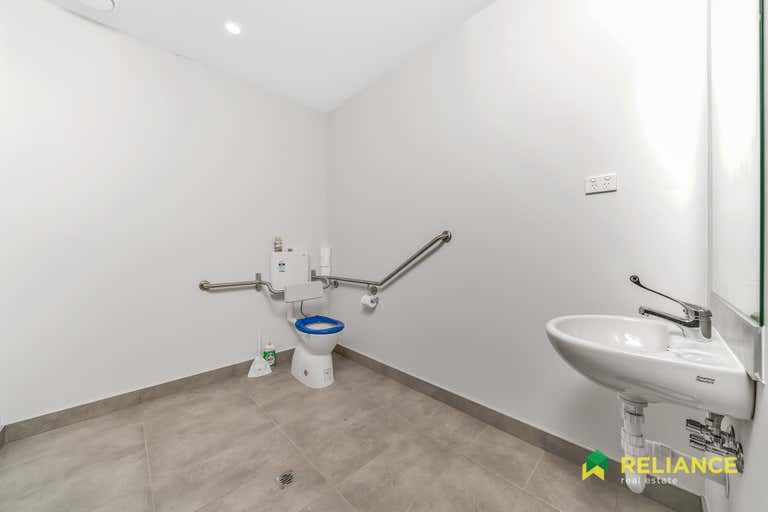 17/215 Palmers Road Truganina VIC 3029 - Image 3