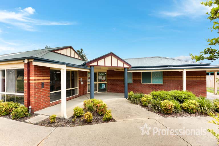 32 Stirling Avenue Cranbourne North VIC 3977 - Image 2