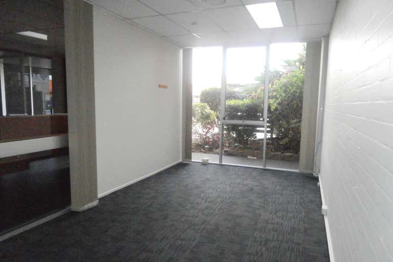 Suite 4, 43 Tank Street Gladstone Central QLD 4680 - Image 3