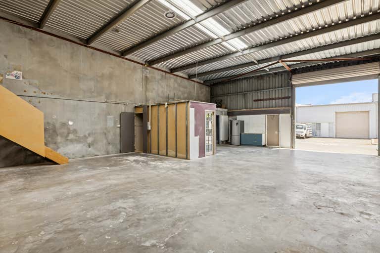 3/96 Briggs Street Welshpool WA 6106 - Image 1