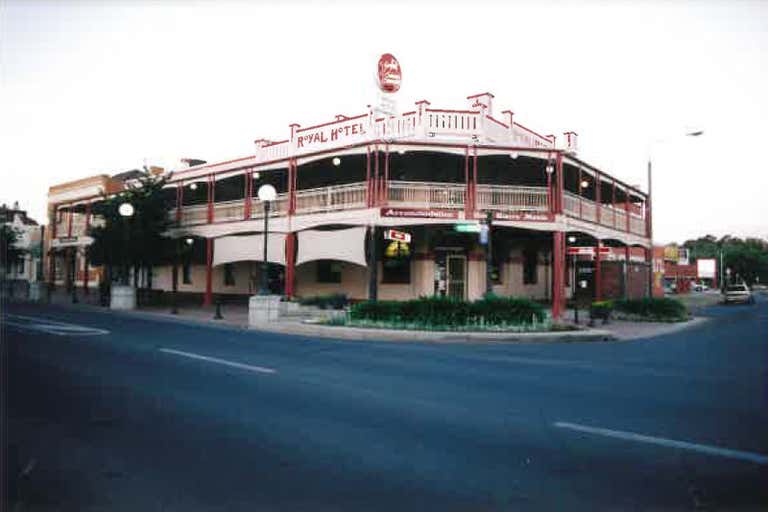 Royal Hotel, 95 Sanger Street Corowa NSW 2646 - Image 2