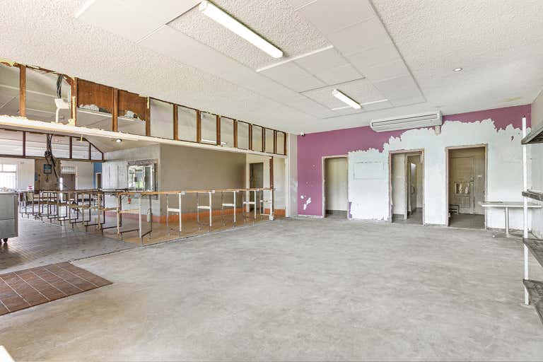 Broadwater Commerical Hotel, 175 Baraang Drive Broadwater NSW 2472 - Image 2