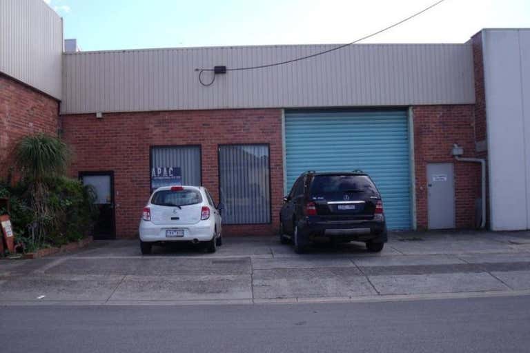 10 CHINGFORD STREET Fairfield VIC 3078 - Image 1