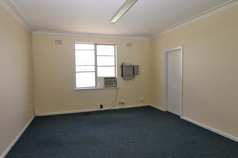 Room 15, 120 Fitzmaurice Street Wagga Wagga NSW 2650 - Image 2