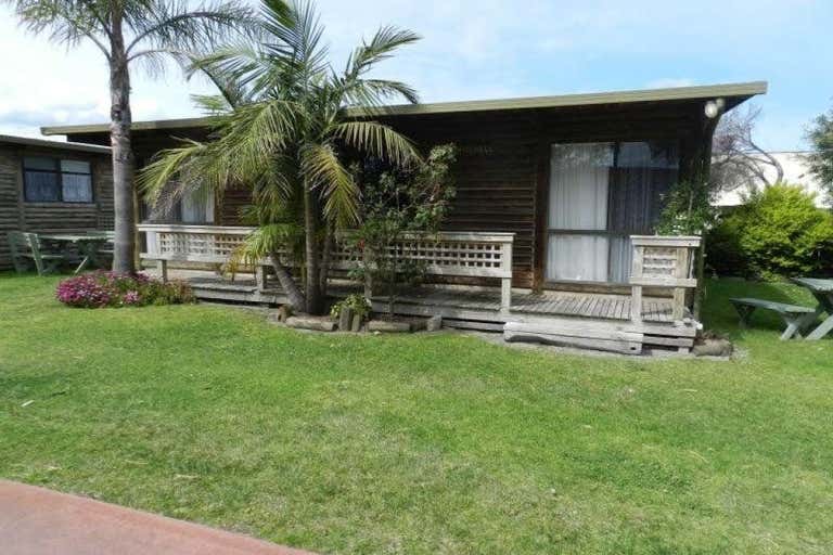 35 Roadknight Street. Lakes Entrance VIC 3909 - Image 1