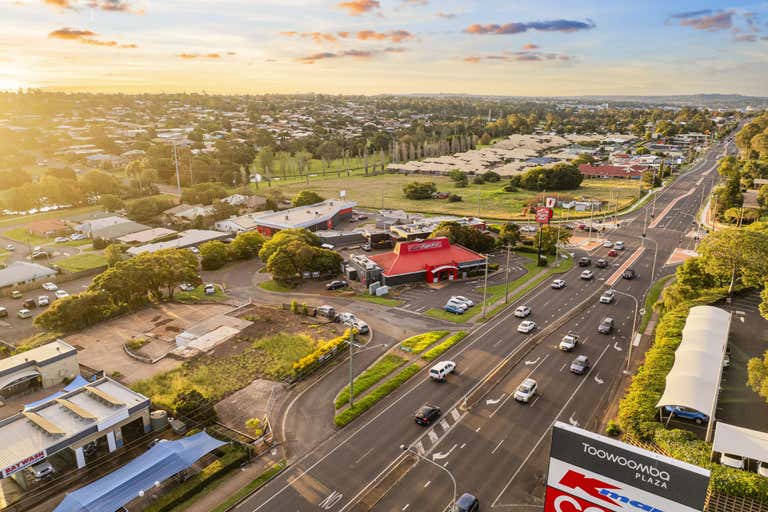 875 Ruthven St Kearneys Spring QLD 4350 - Image 4