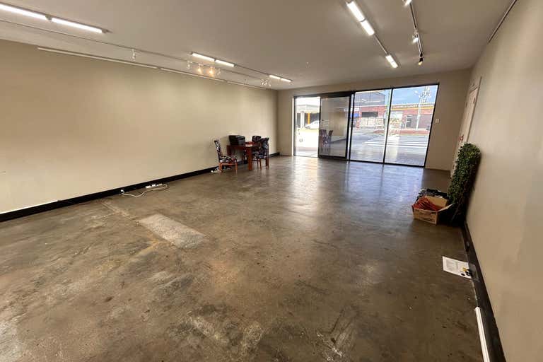 2/119 Glenora Street Wynnum QLD 4178 - Image 2