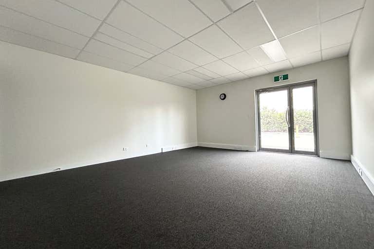 7/36 Aylesbury Drive Altona VIC 3018 - Image 2