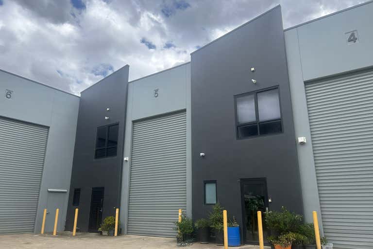 Unit 5, 8 Gallipoli Street Smeaton Grange NSW 2567 - Image 1