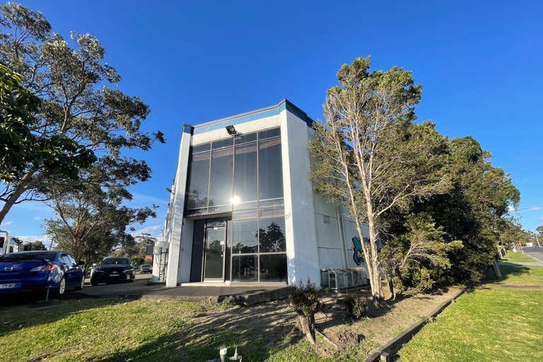 1/247 Nolan Street Unanderra NSW 2526 - Image 1