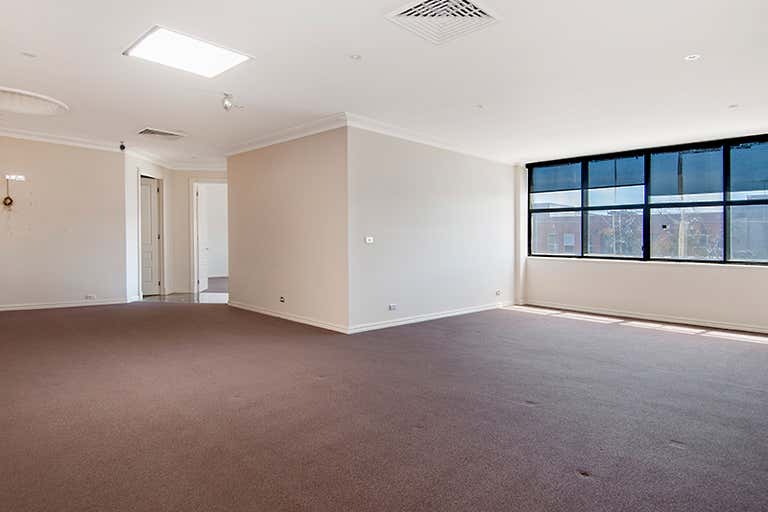 1/135 Bakers Road Coburg North VIC 3058 - Image 2