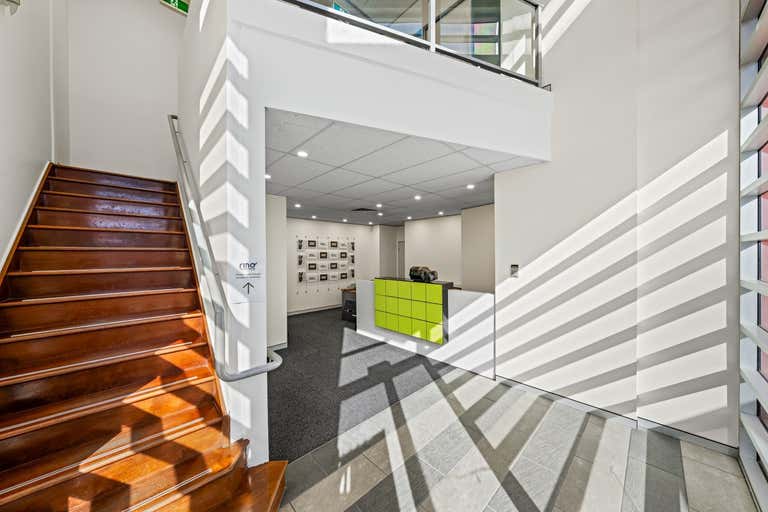 1/12 Chapman Place Eagle Farm QLD 4009 - Image 2