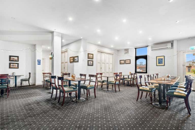 Royal Mail Hotel, 290 Albert Street Sebastopol VIC 3356 - Image 3