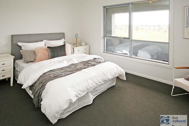 9 Fergus Lane Cranbourne VIC 3977 - Image 4