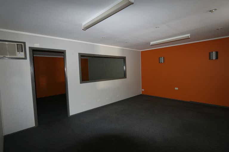 2/11 Dover Drive Burleigh Heads QLD 4220 - Image 4