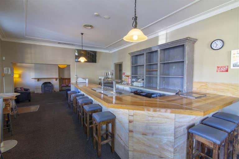 Commercial Hotel, 24 Park Street Millthorpe NSW 2798 - Image 2