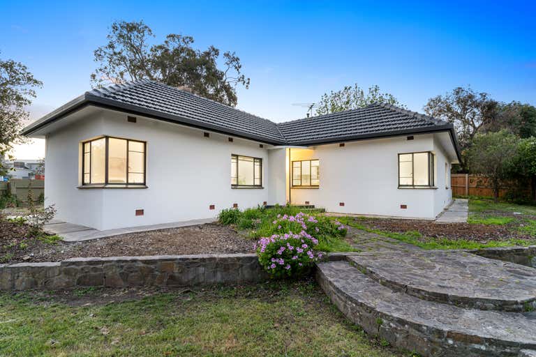 26 Exhibition Road Mount Barker SA 5251 - Image 2