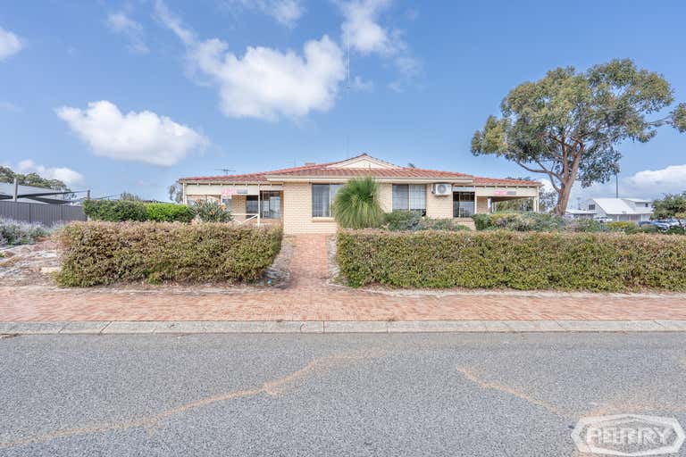 2/14 Peelwood Parade Halls Head WA 6210 - Image 3