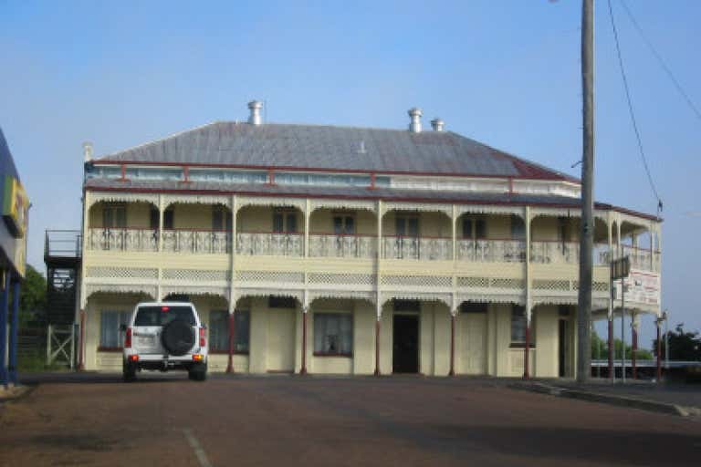 The Royal Private Hotel, 100 Mosman Street Charters Towers City QLD 4820 - Image 2