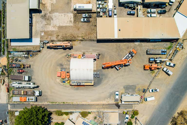 9 Douglas Emerald QLD 4720 - Image 2