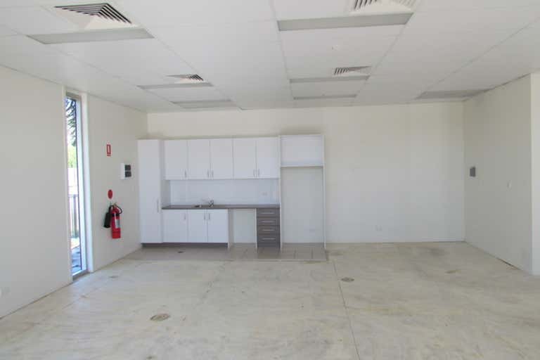 Shop 1, 39 Toolooa Street South Gladstone QLD 4680 - Image 3