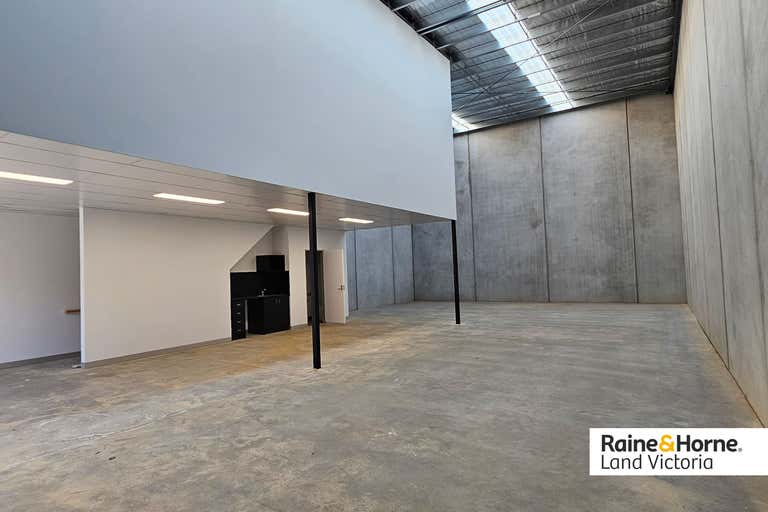 70/150 Palmers road Truganina VIC 3029 - Image 3