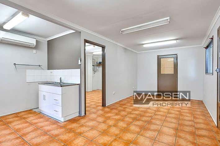 81 Reginald Street Rocklea QLD 4106 - Image 2