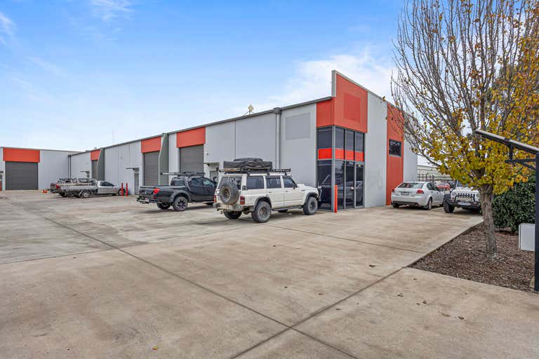 1/18 Coronet Street Wendouree VIC 3355 - Image 1