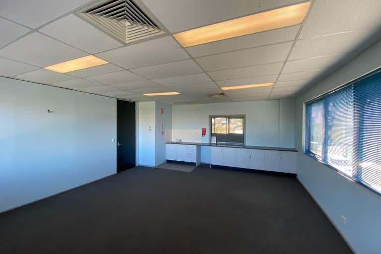 Unit 8, 5 Merryvale Road Minto NSW 2566 - Image 3