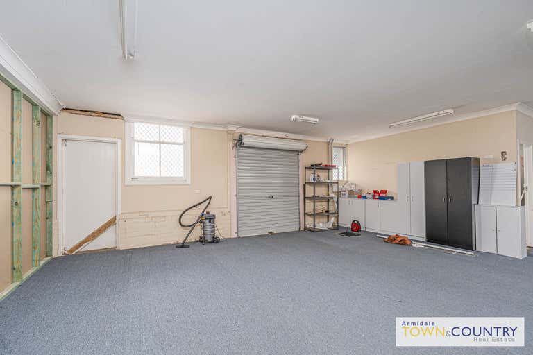 SOUGHT AFTER COMMERCIAL SPACE - Image 4