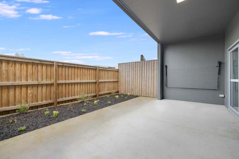 8/35 Lenco Crescent Landsborough QLD 4550 - Image 3