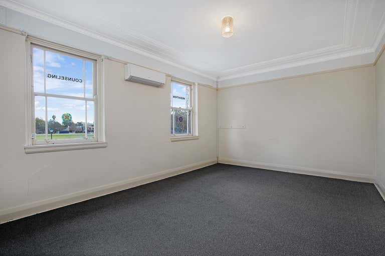 1/187 Windsor Street Richmond NSW 2753 - Image 2