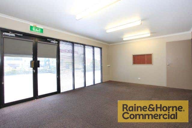 1/65-67 Steel Street Capalaba QLD 4157 - Image 2