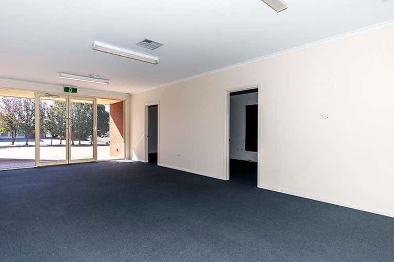 25 Aldershot Road Lonsdale SA 5160 - Image 3