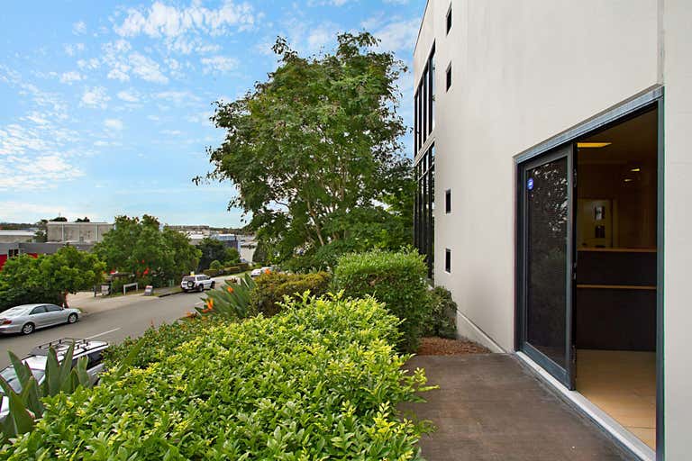 1/20 Dover Drive Burleigh Heads QLD 4220 - Image 3