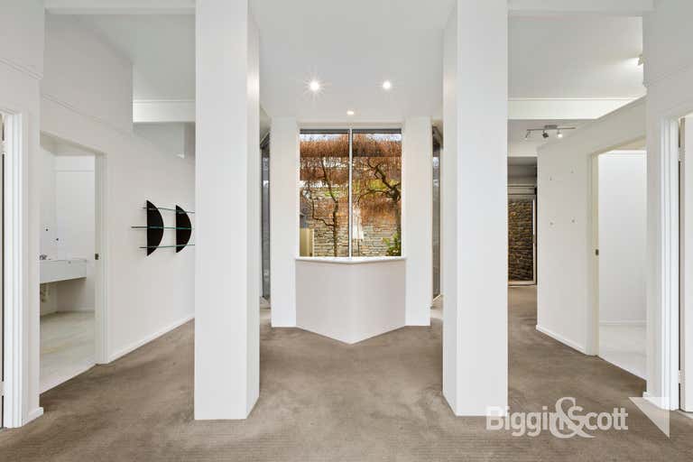 21 Carters Avenue Toorak VIC 3142 - Image 3