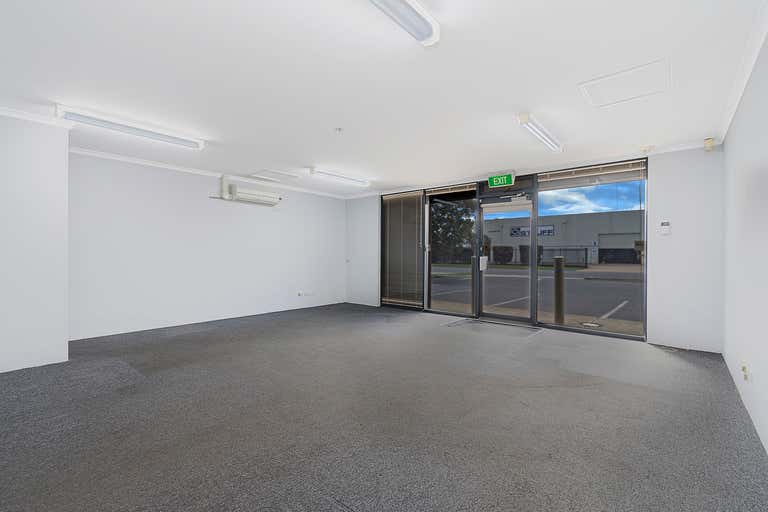 1/10 Endeavour Drive Port Adelaide SA 5015 - Image 2