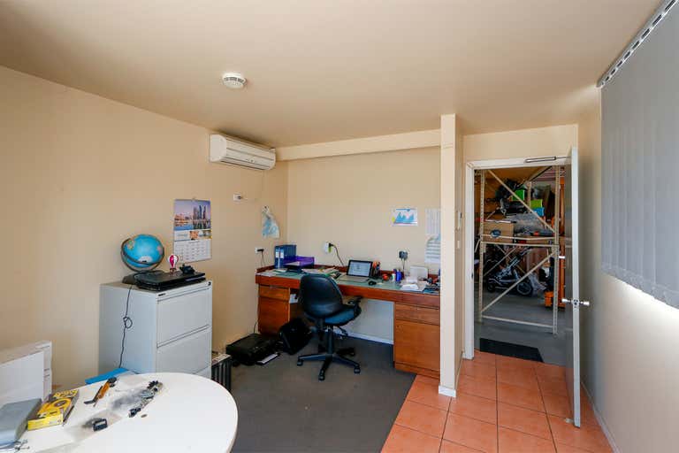 2/14a Wade Court Sale VIC 3850 - Image 4