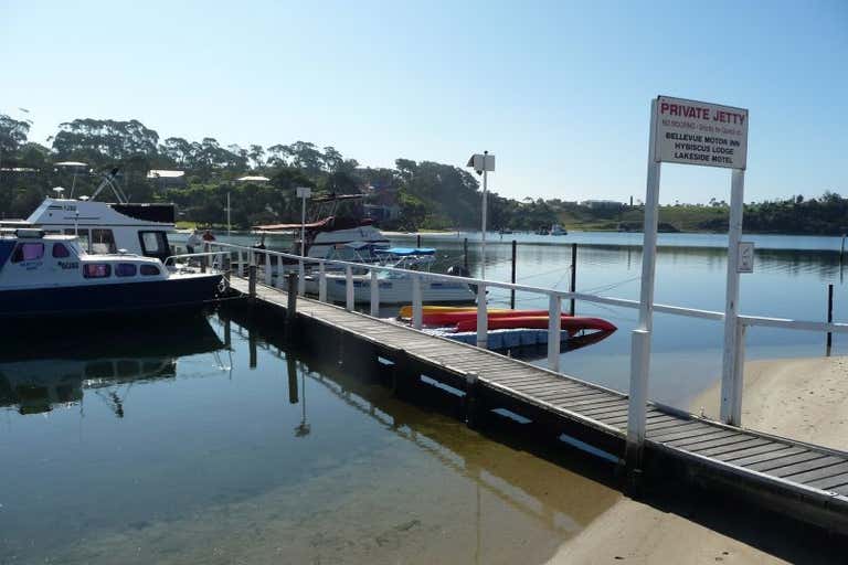 Hybiscus Lodge Waterfront, 132 Marine Parade Lakes Entrance VIC 3909 - Image 4