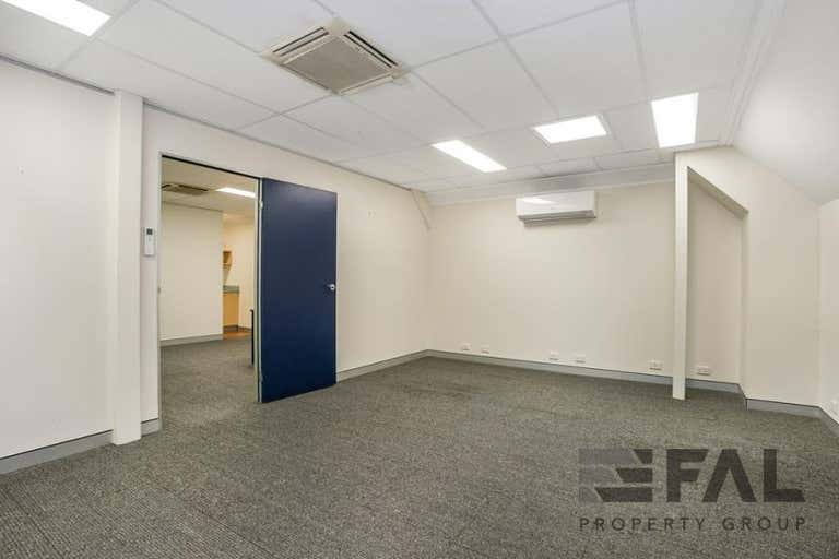 Suite  4, 92 Lincoln Street Oxley QLD 4075 - Image 4