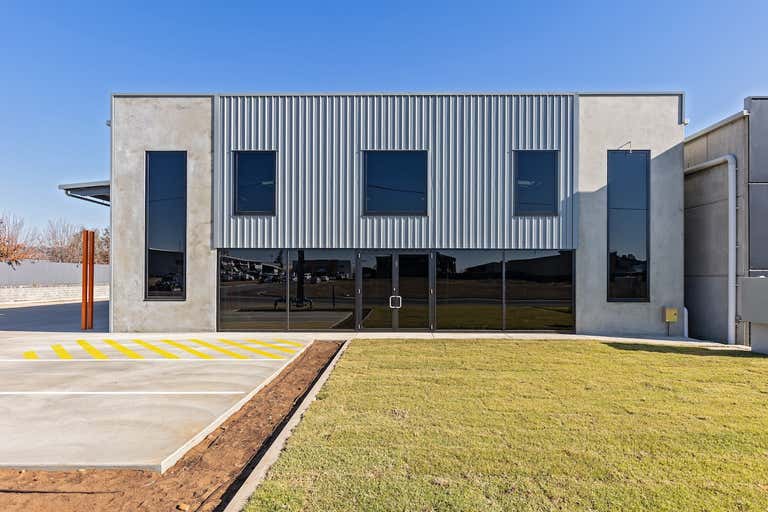 1/11 Houtman Street Wagga Wagga NSW 2650 - Image 1