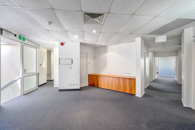 17 Henry Street Spring Hill QLD 4000 - Image 4