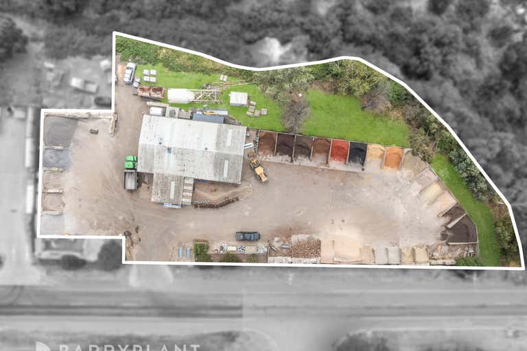 2/30 Willomavin Road Kilmore VIC 3764 - Image 2