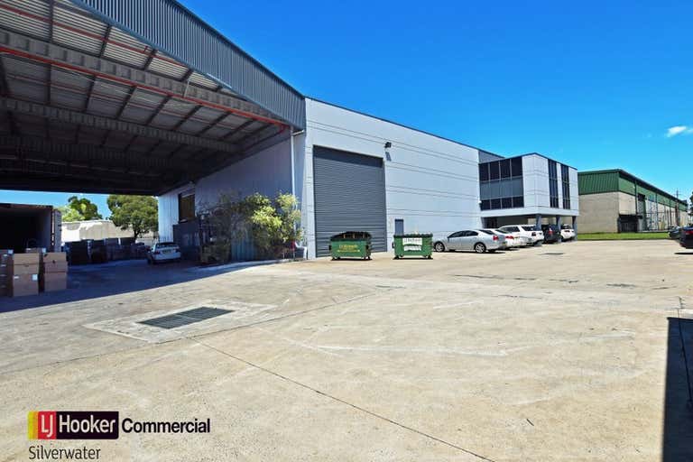 2/1 Dupas Street Smithfield NSW 2164 - Image 1